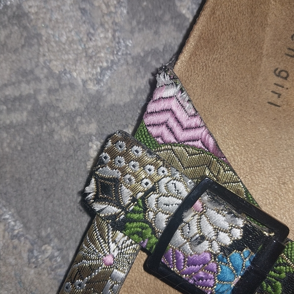 Colorful Footbed Sandals - Picture 5 of 10